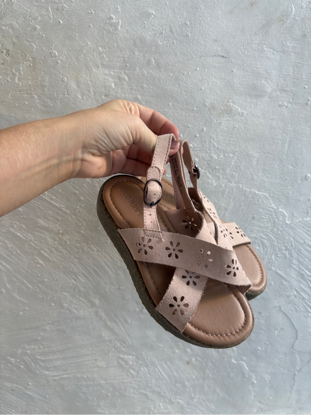 Girls size 13 pink Old Navy faux-suede platform sandals